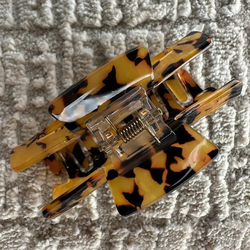 Tortie Claw Clip